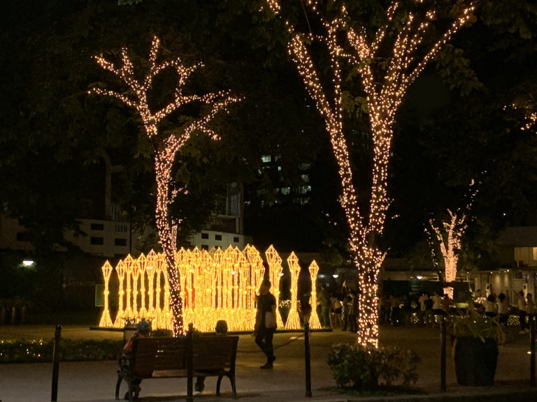 Capitol Commons shines with Urban Light-inspired “Lights at the Park”