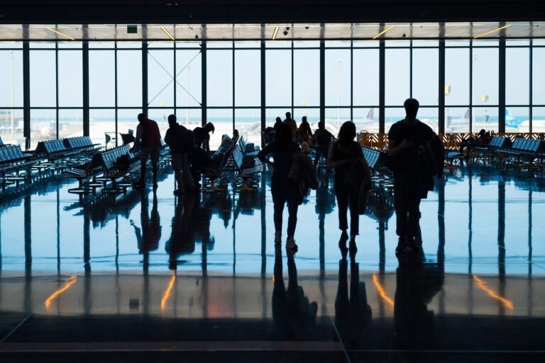 5 easy ways to beat airport inconveniences