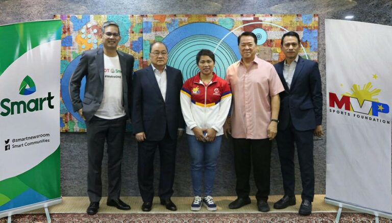 Weightlifting champ Hidilyn Diaz meets MVP