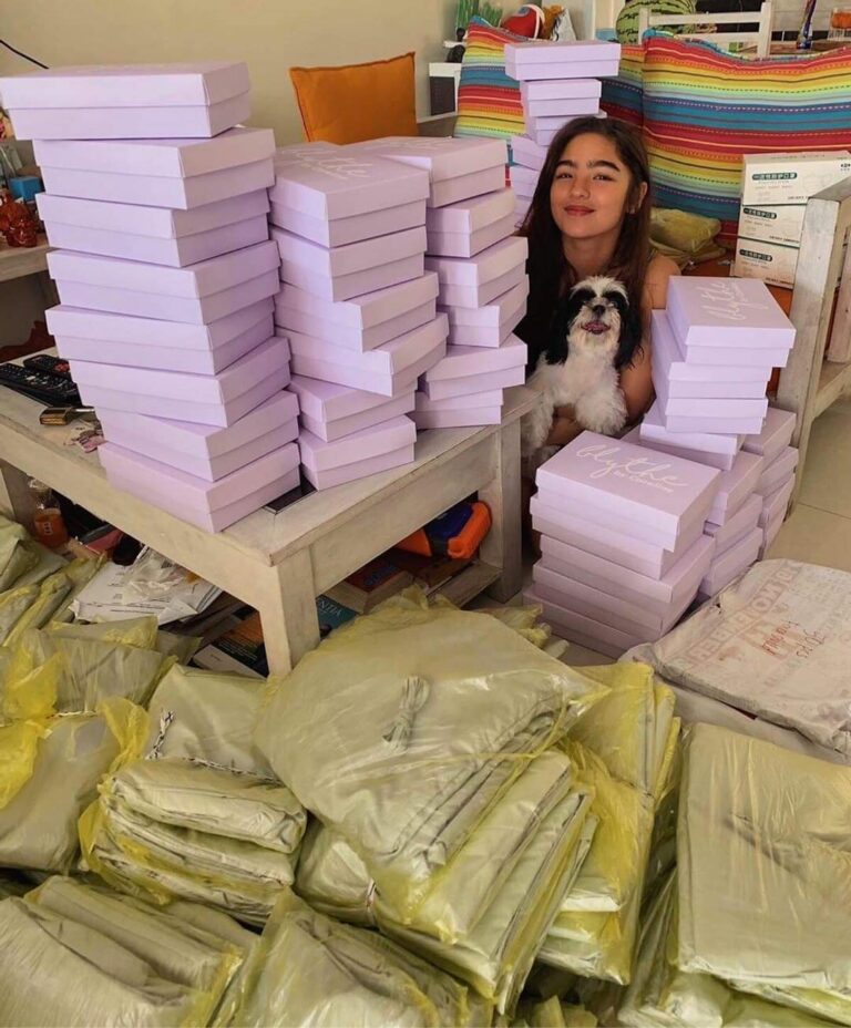 Careline Cosmetics, together with Andrea “Blythe” Brilliantes, donated protective personal equipment (PPEs) and self-care kits to the medical staff at Philippine General Hospital (PGH).