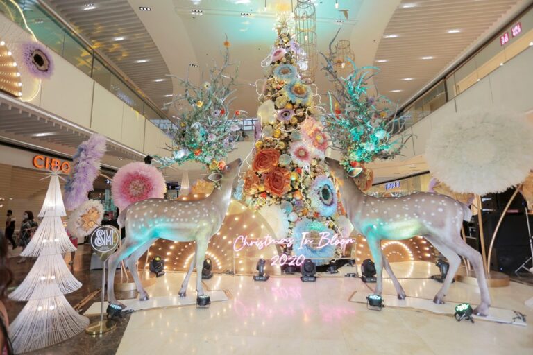 CREATIVE CHRISTMAS TREE CENTERPIECES BRING JOY TO SM SHOPPERS
