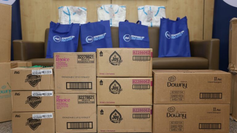 Lung Center of the Philippines receive P&G support for Frontliners      