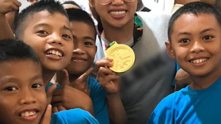 Hidilyn Diaz and Jollibee support Filipino athletes to reach their dreams
