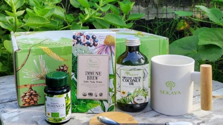Send some healthy holiday cheer with Sekaya gift packs