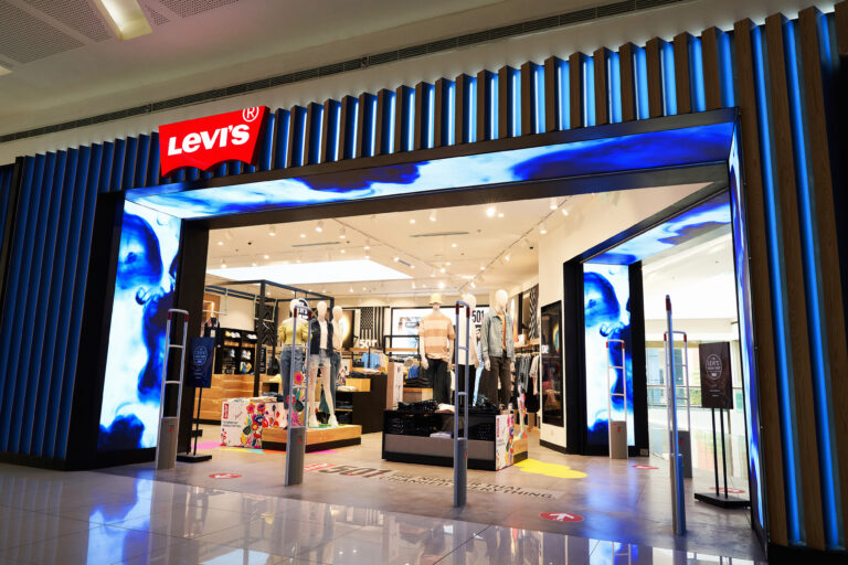 now open at SM Mall of Asia with new Tailor Shop services available :    Levi’s® NextGen 