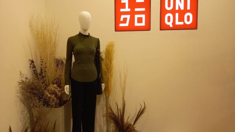 UNIQLO launch the Uniqlo and Mame Kurogouchi 2022 Fall/Winter Collection