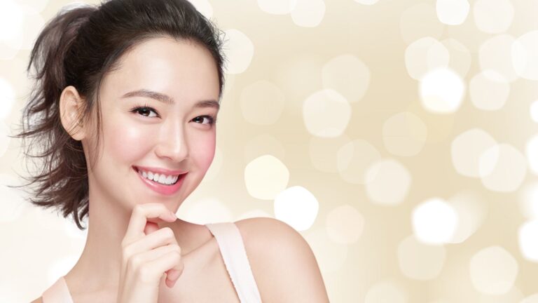 Refreshing your beauty look for the year? Get into the glazed lips craze
