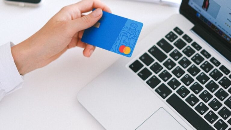 Shop Safely This 2023: 5 signs your online transaction may be a scam  MyCyberProtect Mate’s role in safe online transactions