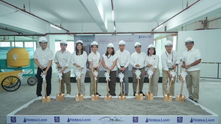 Federal Land Tops Off First Tower of The Grand Midori Ortigas   