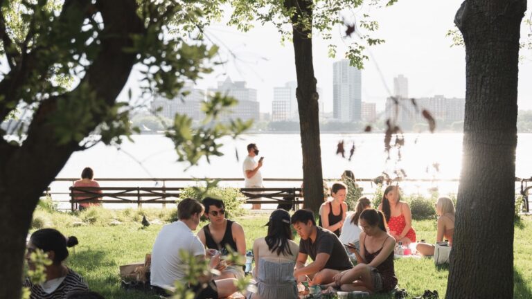 Healthy eating habits to help you keep up with all the summer fun
