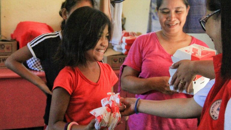 Jollibee Group Extends Food Aid to Affected Families in Albay   