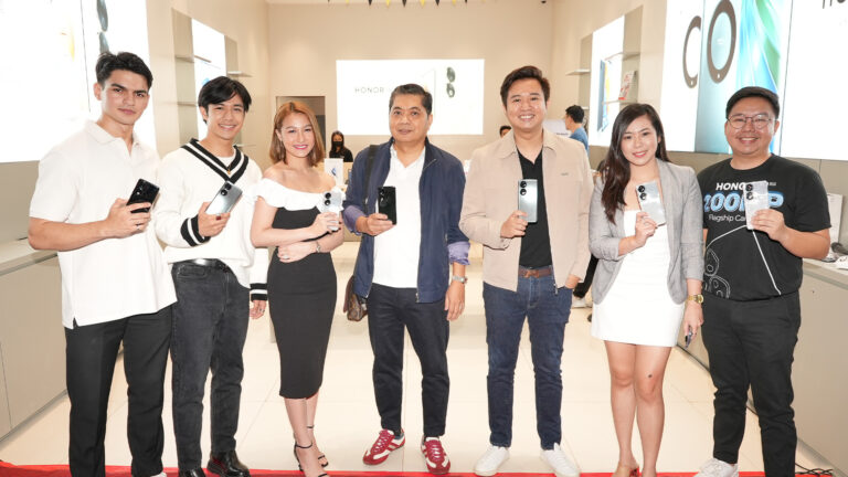 10th HONOR Experience Store opens  in SM Mall of Asia