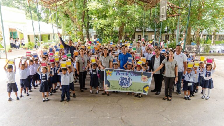 SM STORE TURNS OVER MORE THAN 93,000 NOTEBOOKS TO THOUSANDS OF UNDERPRIVILEGED STUDENTS THROUGH SHOP AND SHARE  FOR EDUCATION   