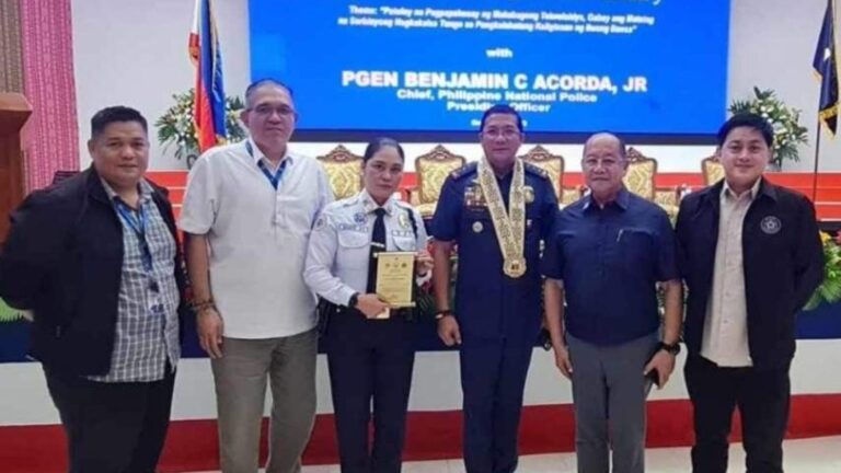 SM SUPERMALLS’ LADY SECURITY GUARD GILREN BAJADO HONORED FOR EXEMPLARY ACT