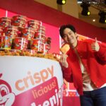 Joshua Garcia can’t have enough of the Crispylicious, Juicylicious Chickenjoy!