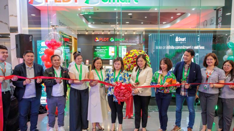 PLDT, Smart’s new Gapan City Experience Hub levels up customer care in Central Luzon