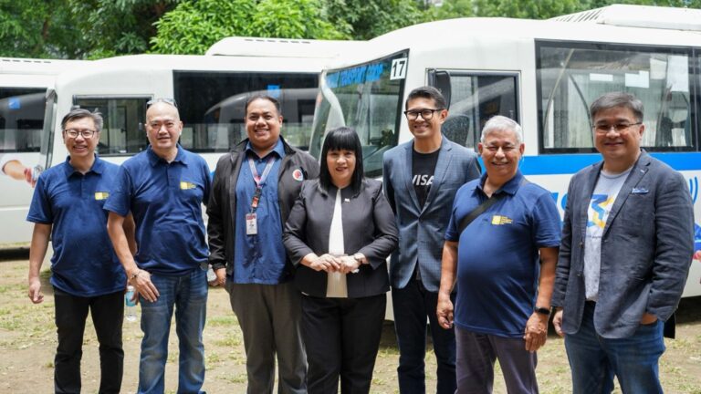 Visa collaborates with Good Transport and GHL to enable contactless payments in Cebu and Mandaue City modern jeepneys in first transit project in the Philippines