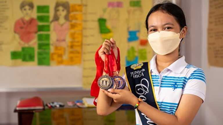 Meet Alyza: A Story of Growth with World Vision’s #GirlsCan Campaign