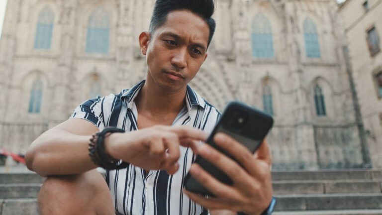 #NotInterested: A Quick Guide to Reporting Harmful Posts on Social Media