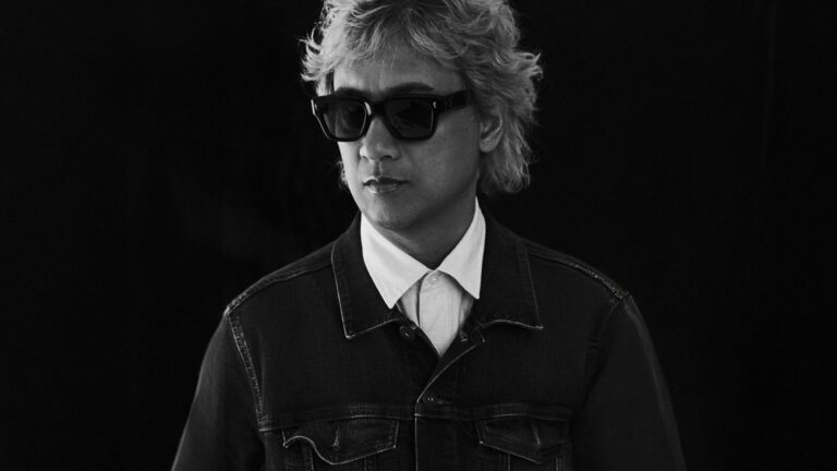 Ely Buendia drops sophomore album, Method Adaptor   