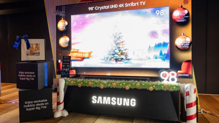 Samsung Kicks Off a Merry Holiday Season with Super Big TVs