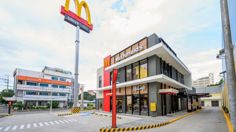 More Feel-Good Moments await customers as McDonald’s Hosts ReHomecoming at Quezon Avenue Ligaya Store