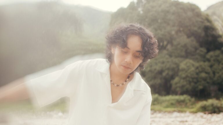Noah Alejandre captures the bittersweet truth about friendships in new single “Mga Kaibigan”