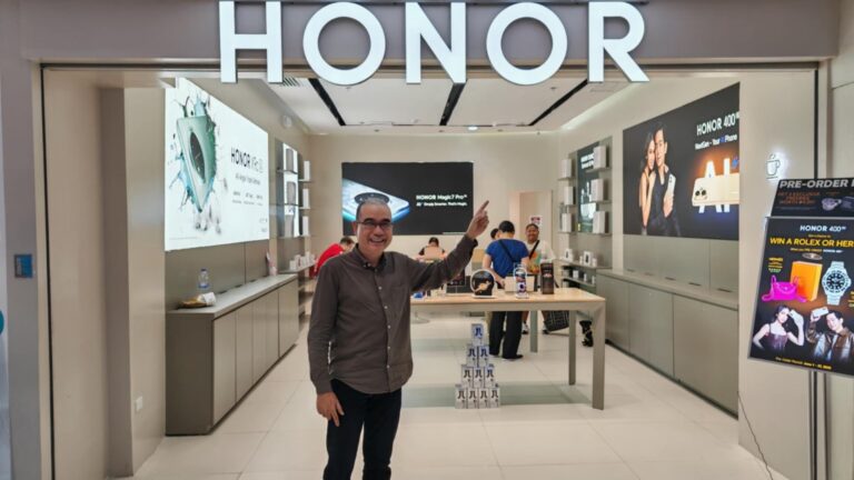 Tech Expert Art Samaniego Lines Up Early, 90th out of 400 to Pre-Order HONOR 400 5G in SM City Sta. Rosa 