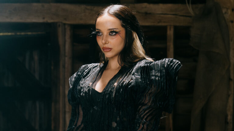 JADE announces deluxe edition of debut album  THAT’S SHOWBIZ BABY! THE ENCORE   